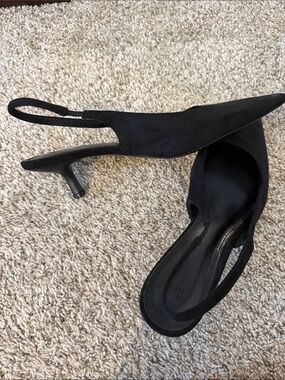 H&M Black Slingback Pointed Kitten Heels